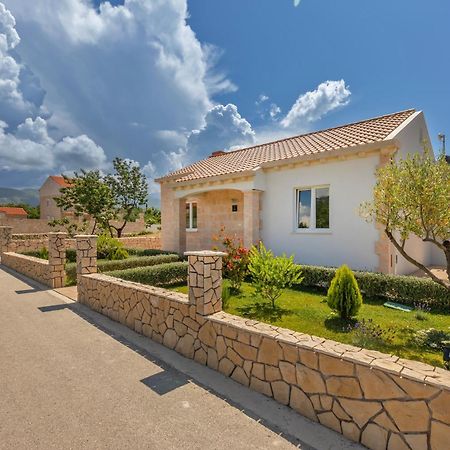 Apartment Holiday Home Doma, Cilipi Near Dubrovnik Номер фото