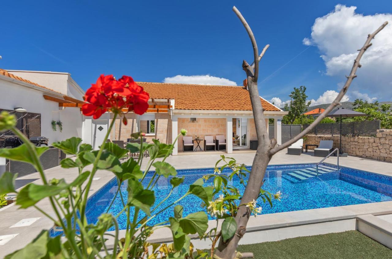 Apartment Holiday Home Doma, Cilipi Near Dubrovnik Екстер'єр фото