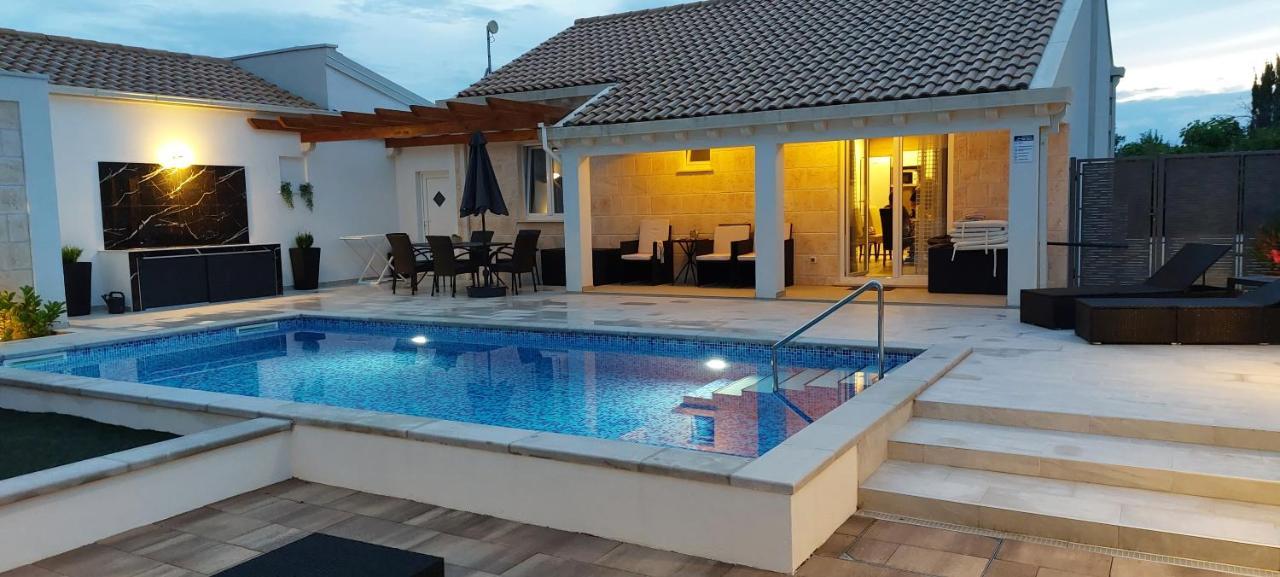 Apartment Holiday Home Doma, Cilipi Near Dubrovnik Екстер'єр фото