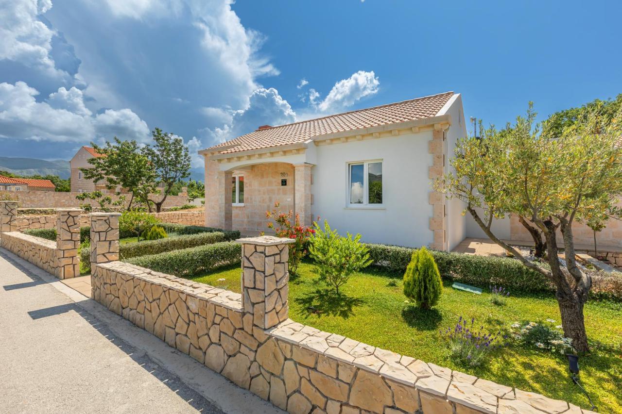 Apartment Holiday Home Doma, Cilipi Near Dubrovnik Екстер'єр фото
