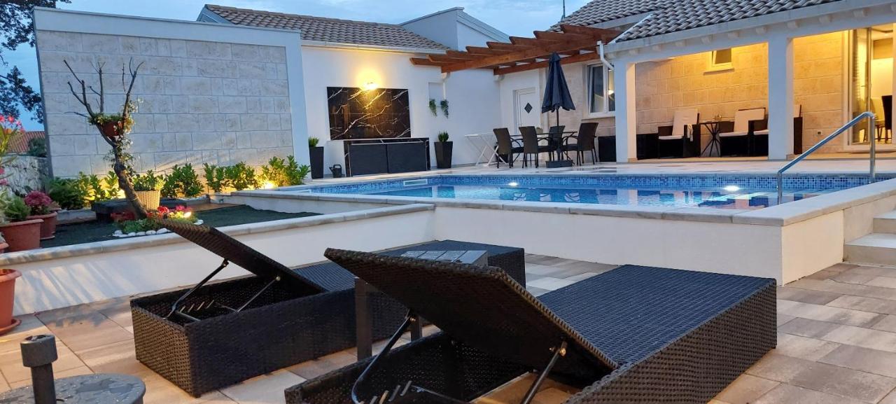 Apartment Holiday Home Doma, Cilipi Near Dubrovnik Екстер'єр фото