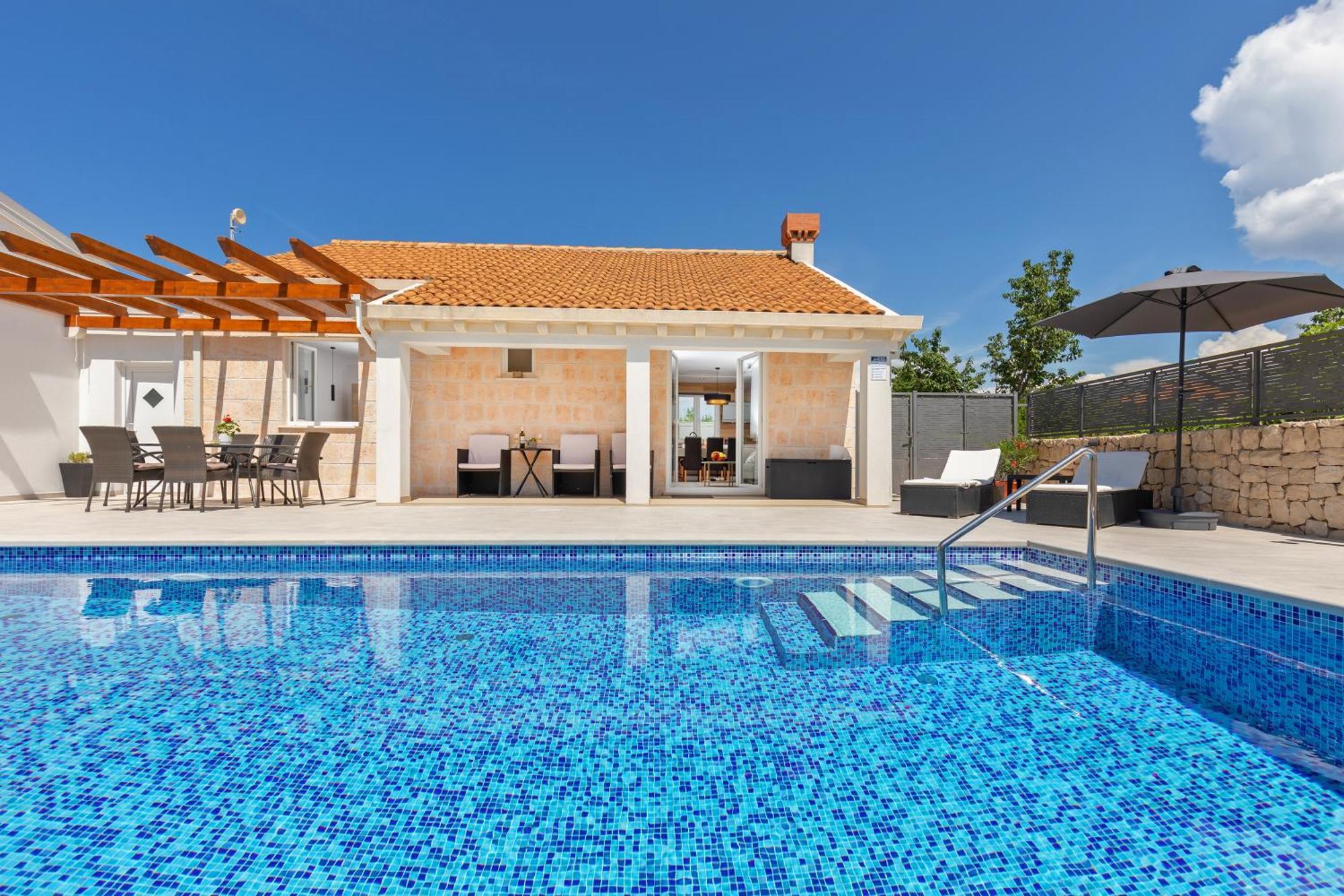 Apartment Holiday Home Doma, Cilipi Near Dubrovnik Номер фото